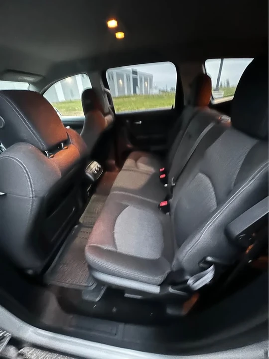 2016 Chevrolet Traverse - Image 8 of 11