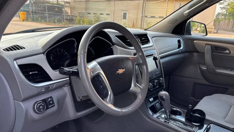2016 Chevrolet Traverse - Image 12 of 17