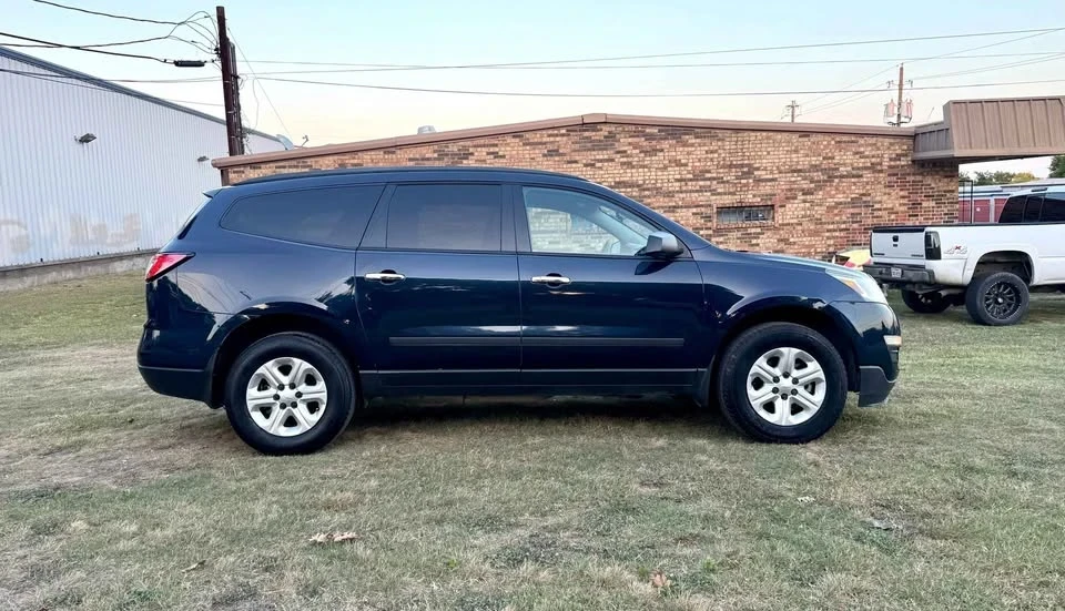 2016 Chevrolet Traverse - Image 3 of 10