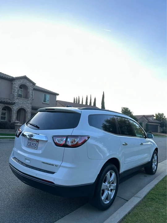 2016 Chevrolet Traverse - Image 3 of 11