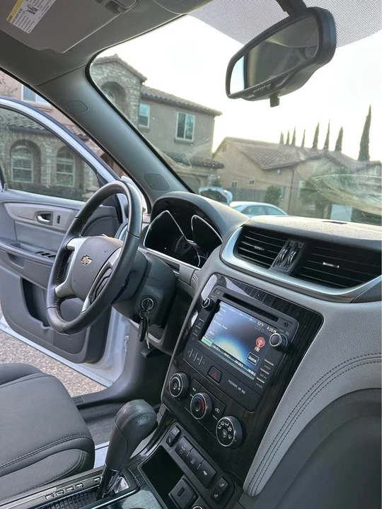 2016 Chevrolet Traverse - Image 7 of 11