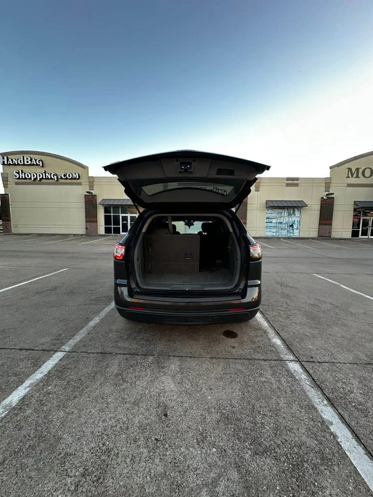 2016 Chevrolet Traverse - Image 2 of 12