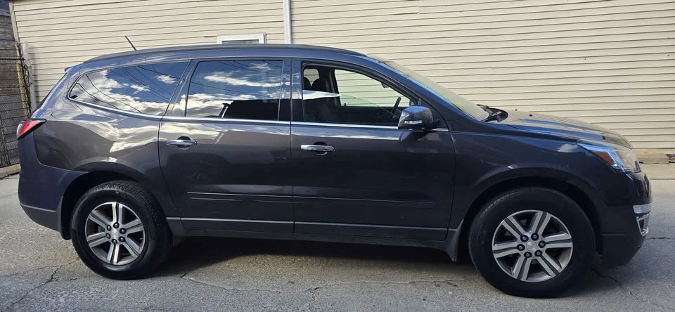 2016 Chevrolet Traverse - Image 2 of 9