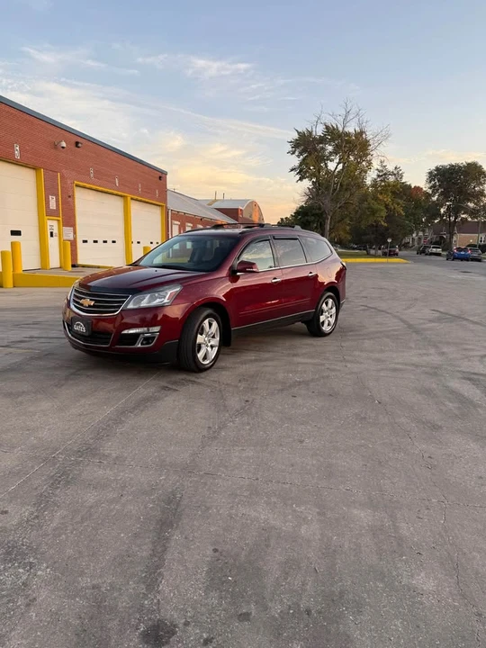 2016 Chevrolet Traverse - Image 2 of 7