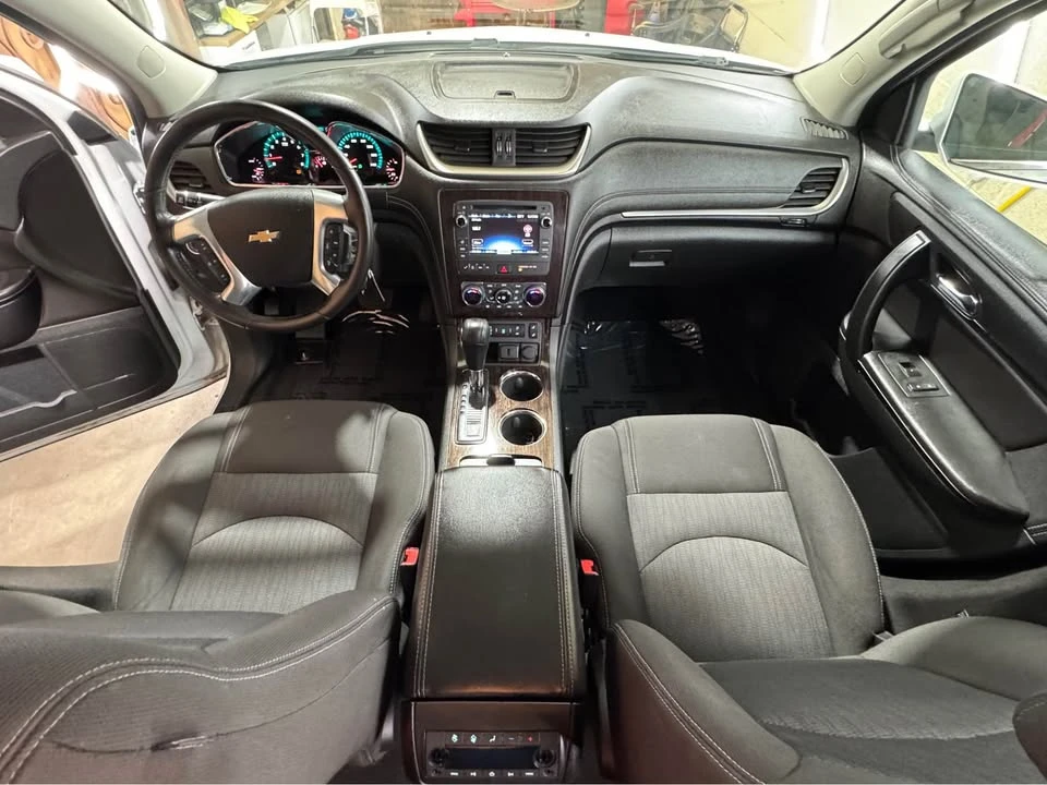 2016 Chevrolet Traverse - Image 18 of 20