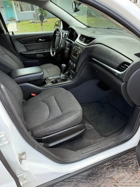 2016 Chevrolet Traverse - Image 9 of 13