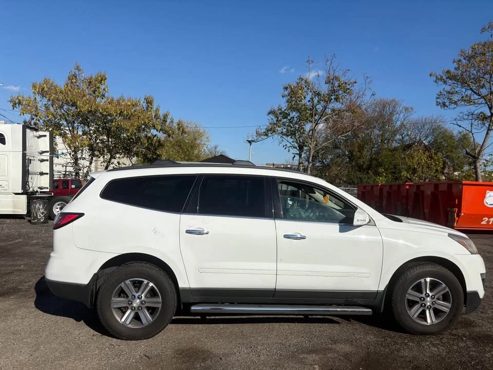 2016 Chevrolet Traverse - Image 2 of 10