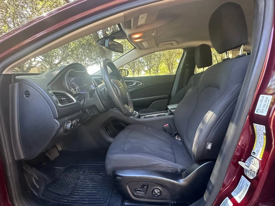 2016 Chrysler 200 - Image 9 of 16