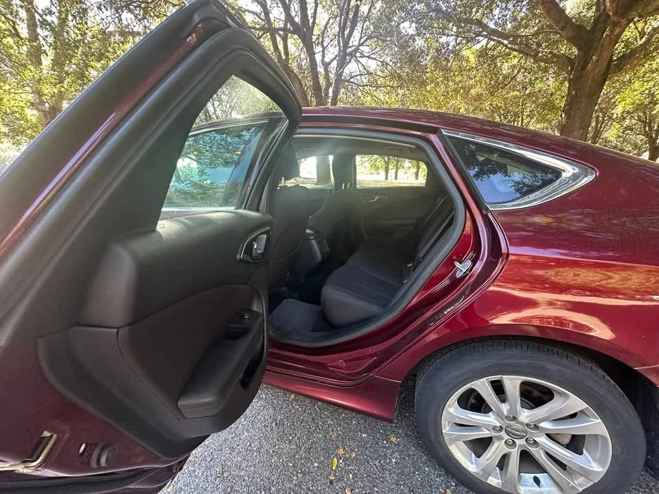 2016 Chrysler 200 - Image 13 of 16