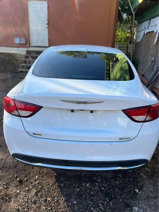 2016 Chrysler 200 - Image 4 of 7