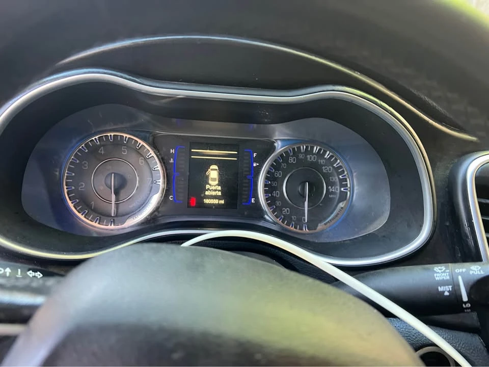 2016 Chrysler 200 - Image 6 of 7