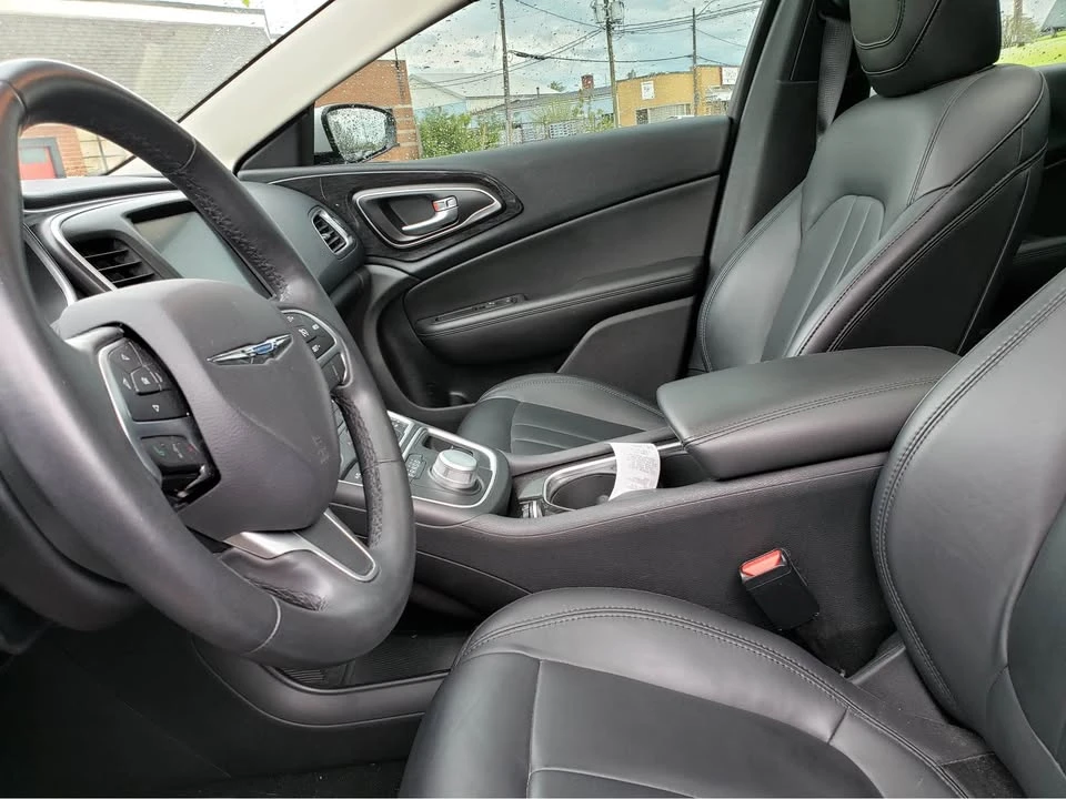 2016 Chrysler 200 - Image 4 of 5