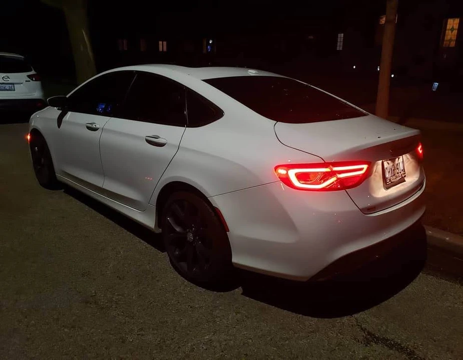 2016 Chrysler 200 - Image 3 of 5