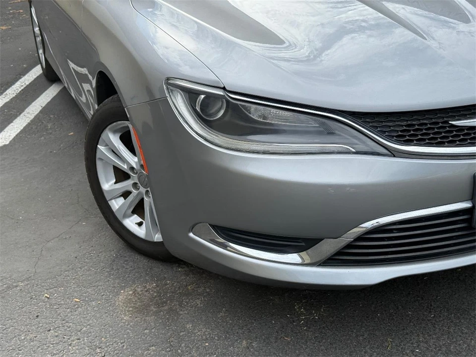 2016 Chrysler 200 - Image 6 of 28