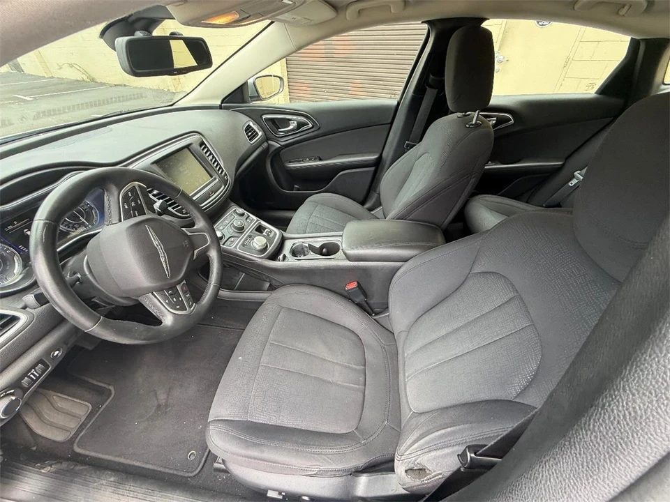 2016 Chrysler 200 - Image 11 of 28