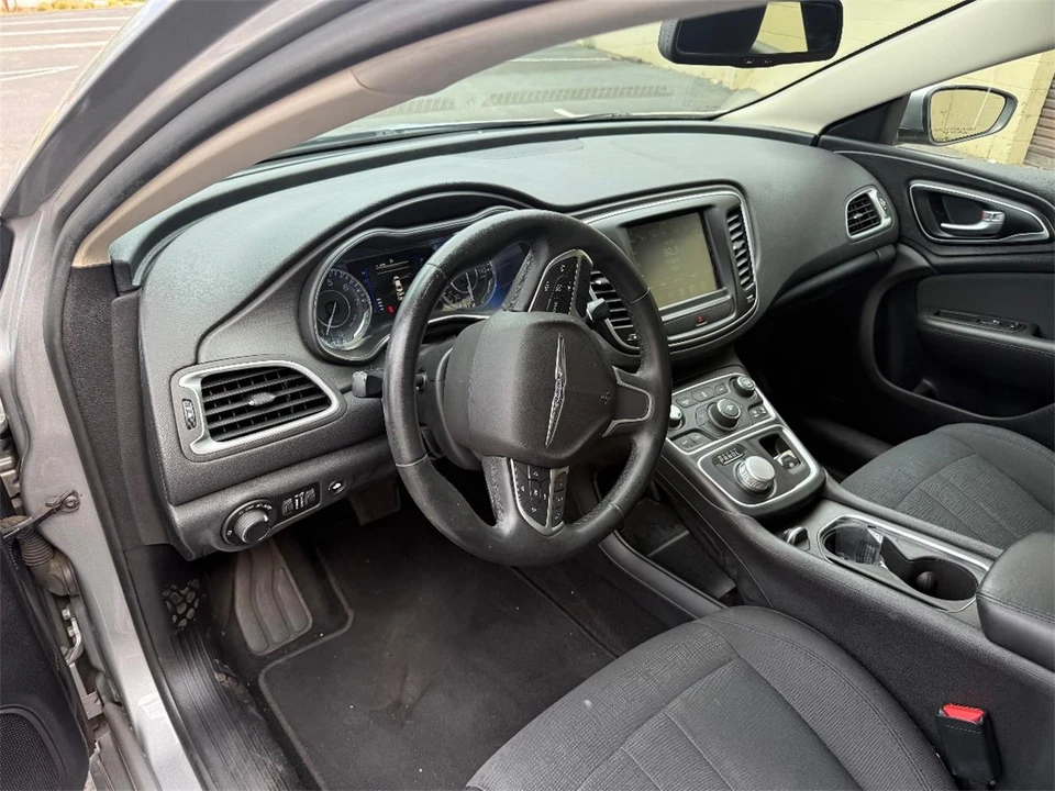 2016 Chrysler 200 - Image 12 of 28