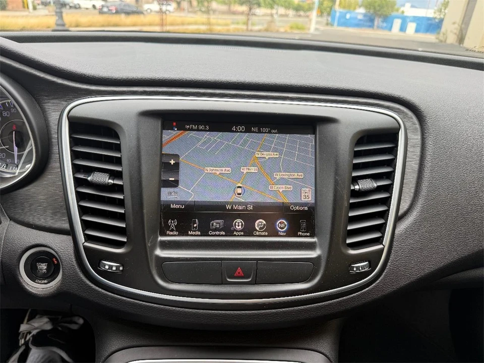 2016 Chrysler 200 - Image 27 of 28