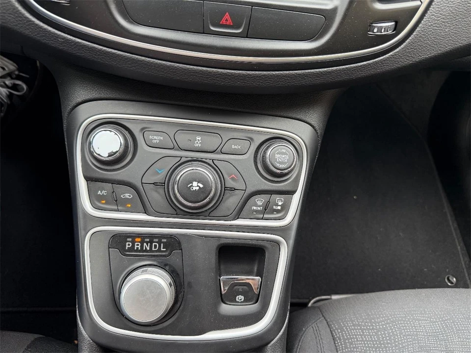 2016 Chrysler 200 - Image 28 of 28
