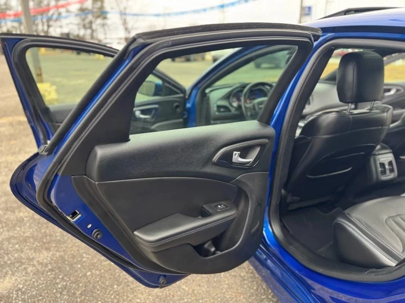 2016 Chrysler 200 - Image 12 of 12