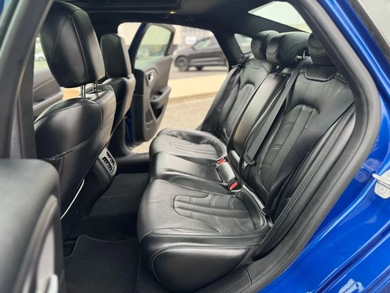 2016 Chrysler 200 - Image 11 of 12