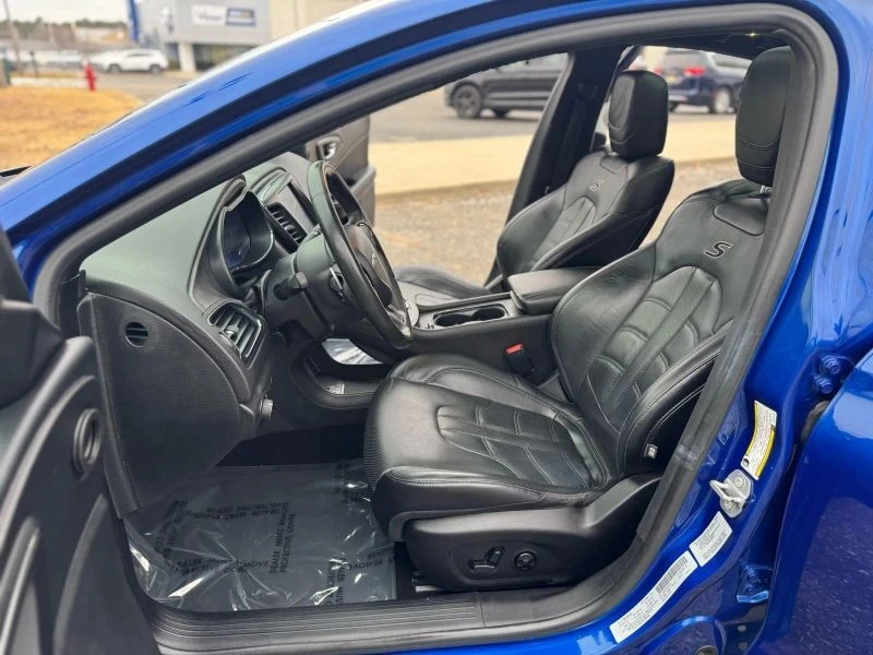 2016 Chrysler 200 - Image 9 of 12