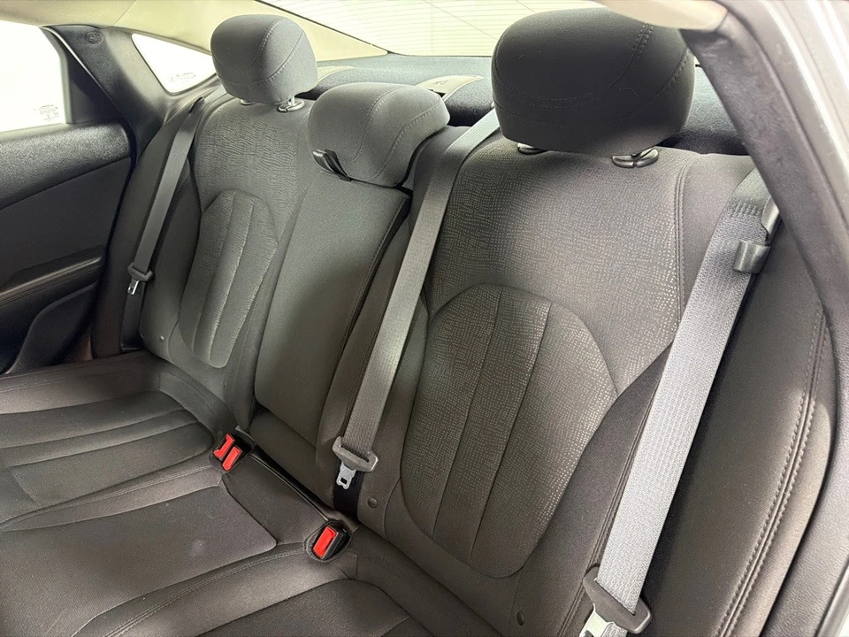 2016 Chrysler 200 - Image 20 of 21