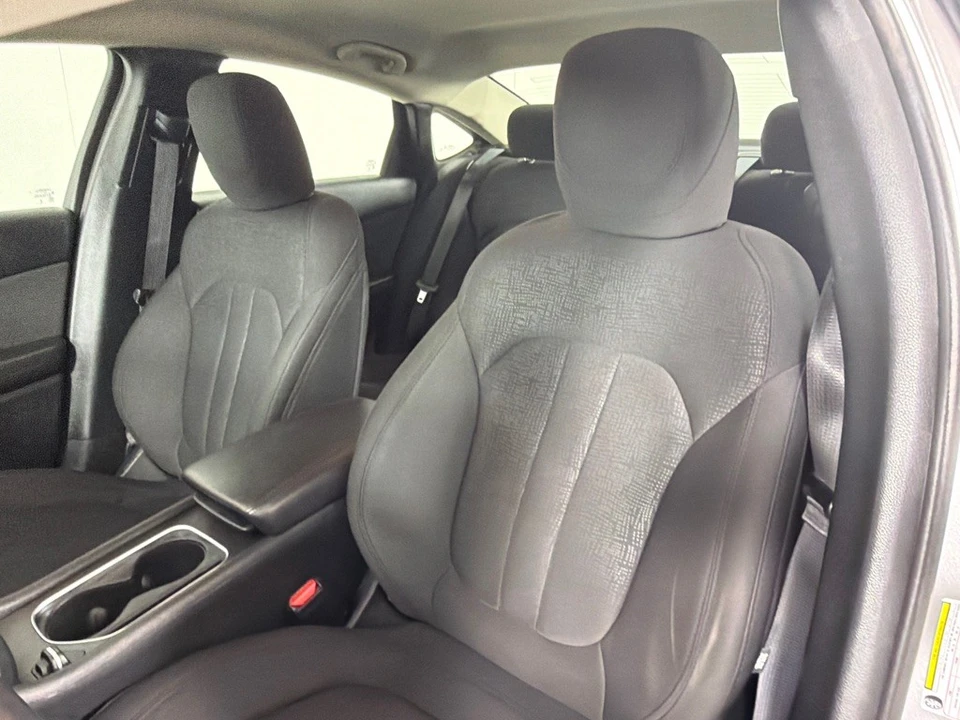 2016 Chrysler 200 - Image 13 of 21