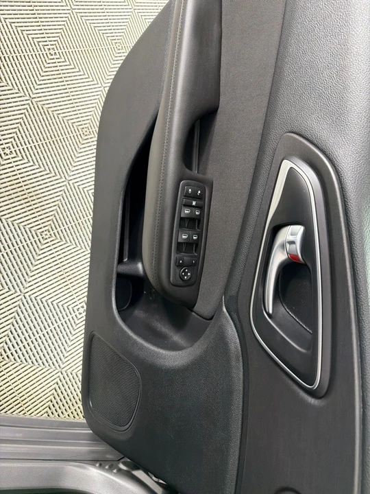2016 Chrysler 200 - Image 11 of 21