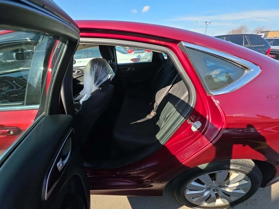 2016 Chrysler 200 - Image 6 of 15