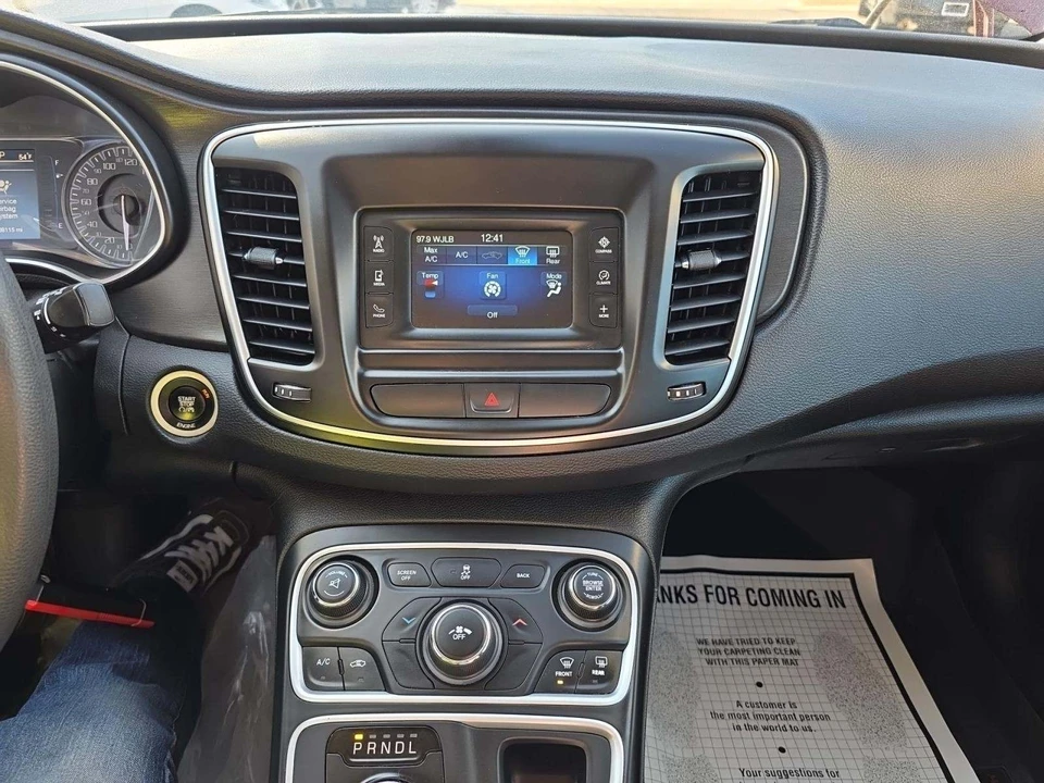 2016 Chrysler 200 - Image 11 of 15