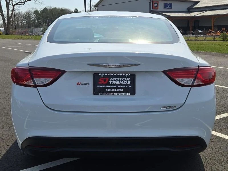 2016 Chrysler 200 - Image 5 of 12