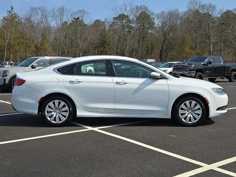 2016 Chrysler 200 - Image 7 of 12