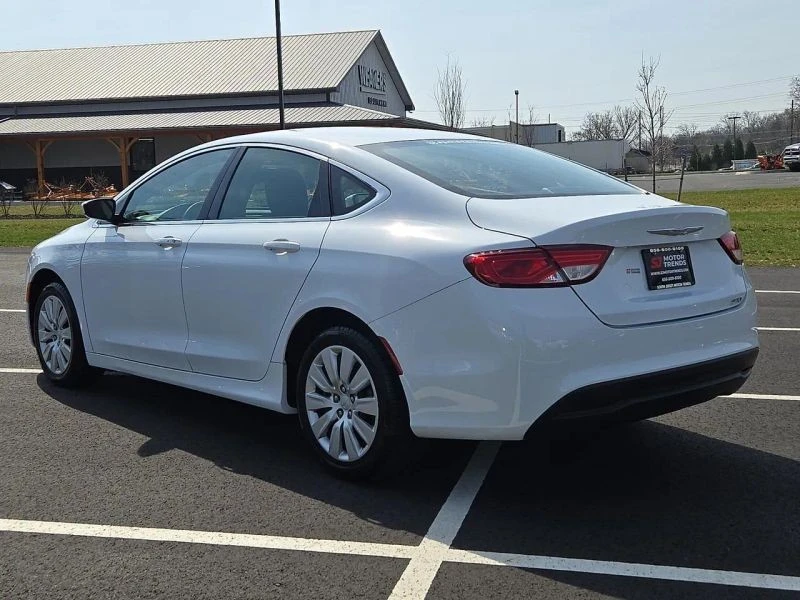 2016 Chrysler 200 - Image 4 of 12