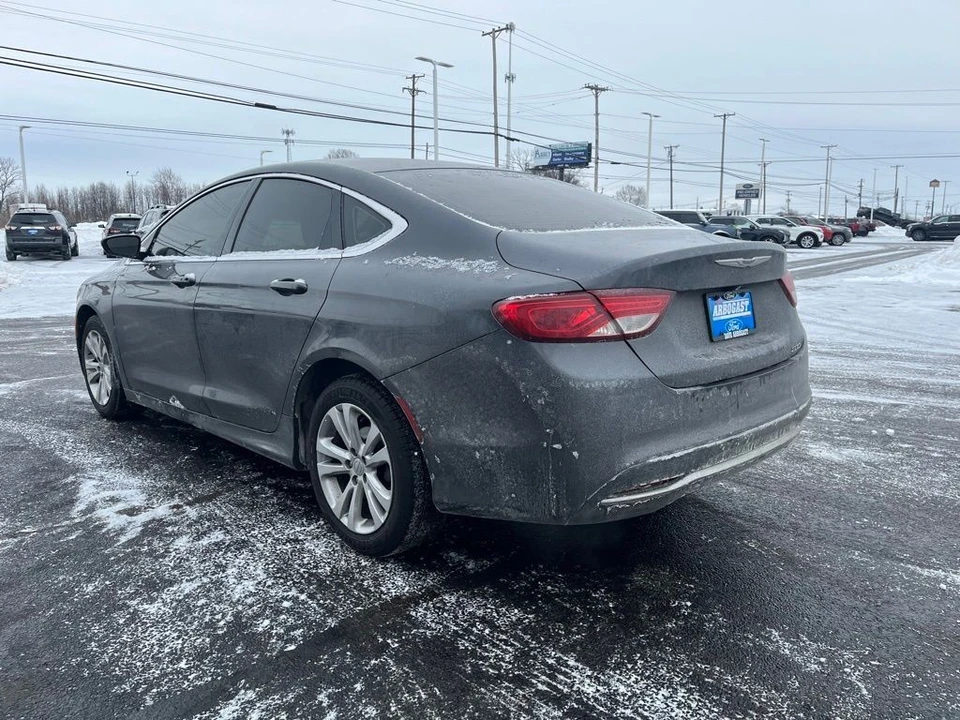 2016 Chrysler 200 - Image 5 of 12