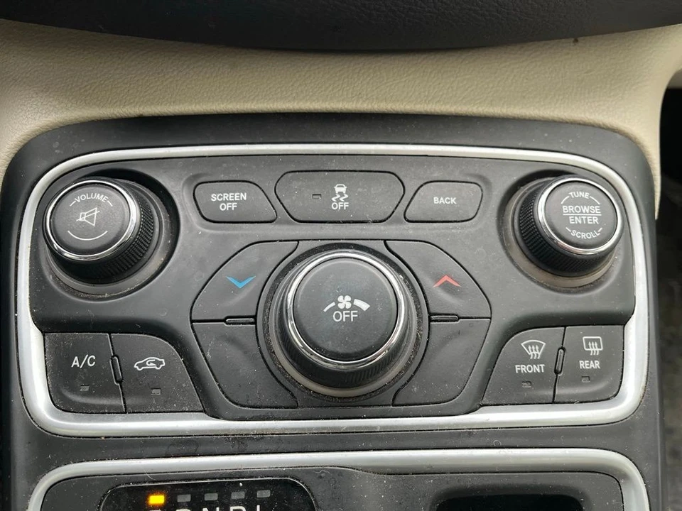 2016 Chrysler 200 - Image 12 of 12