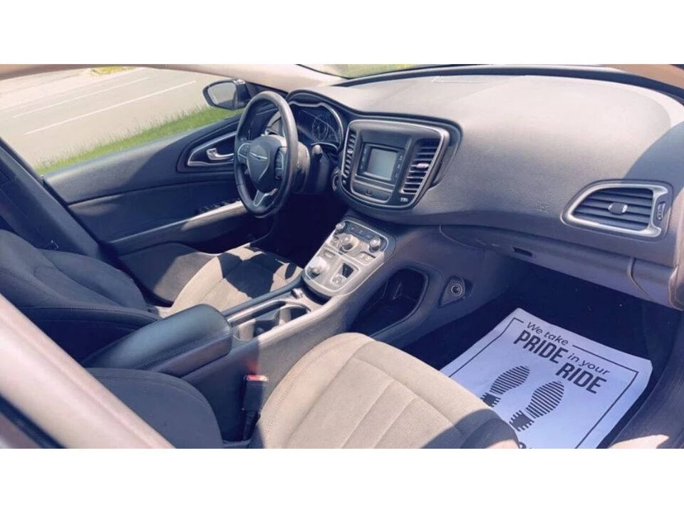 2016 Chrysler 200 - Image 14 of 21