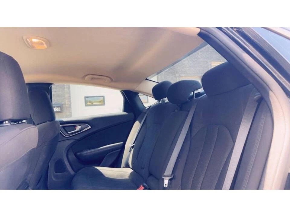 2016 Chrysler 200 - Image 17 of 21