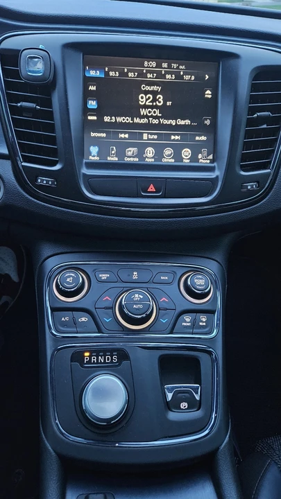 2016 Chrysler 200 - Image 6 of 9
