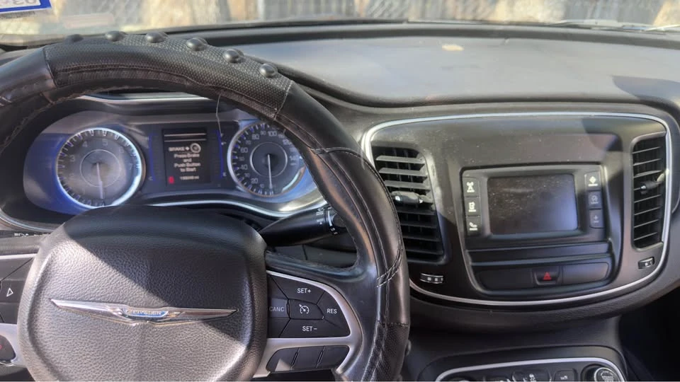2016 Chrysler 200 - Image 5 of 6
