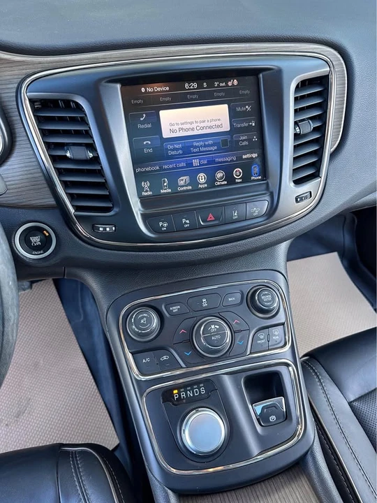 2016 Chrysler 200 - Image 9 of 16