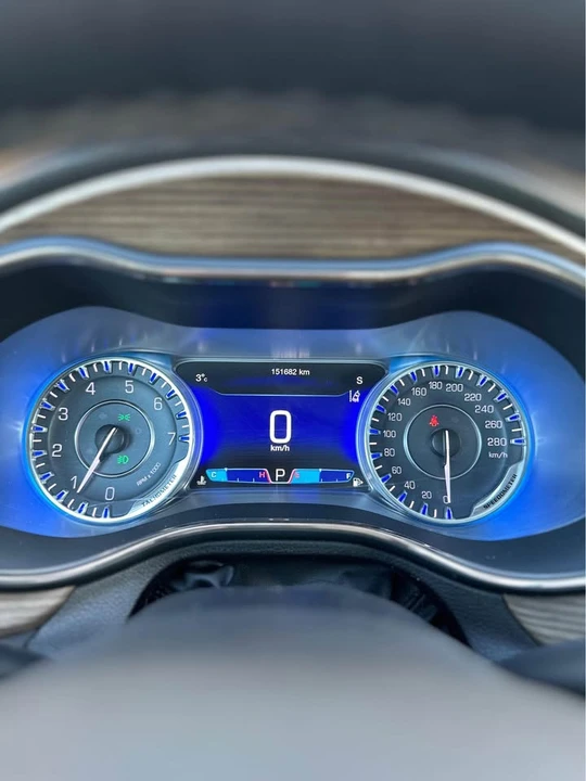 2016 Chrysler 200 - Image 8 of 16