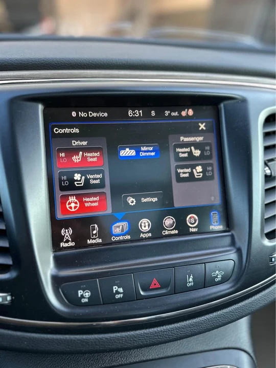 2016 Chrysler 200 - Image 10 of 16