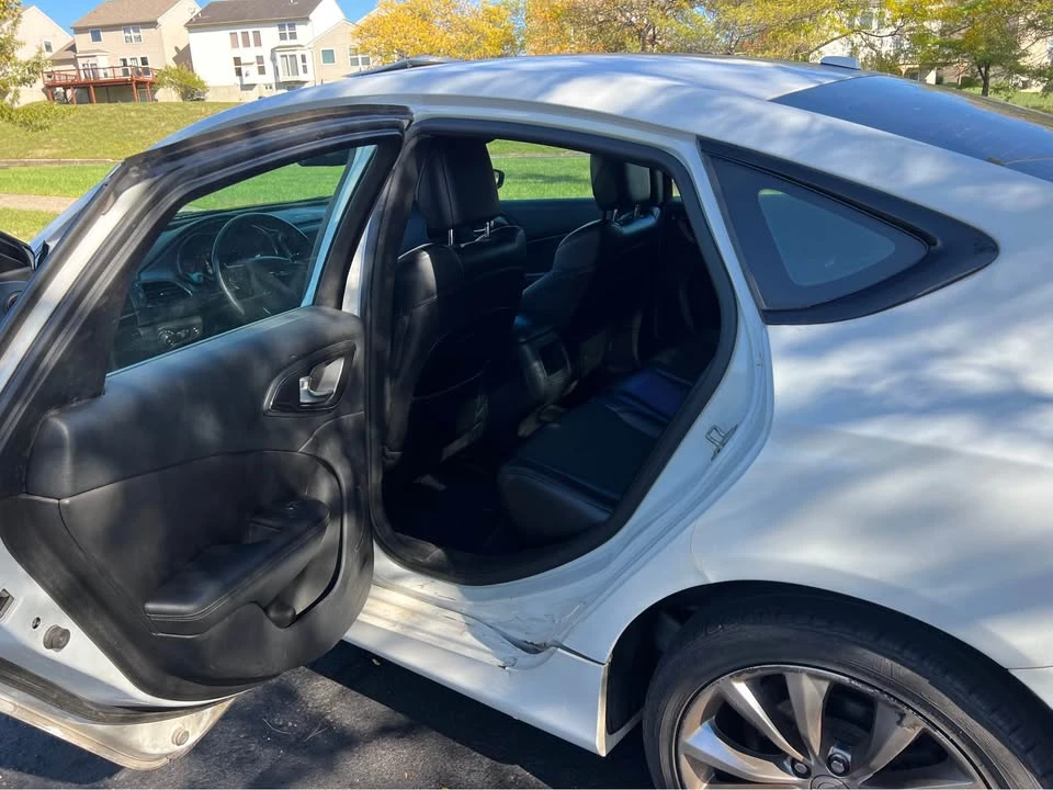 2016 Chrysler 200 - Image 9 of 15