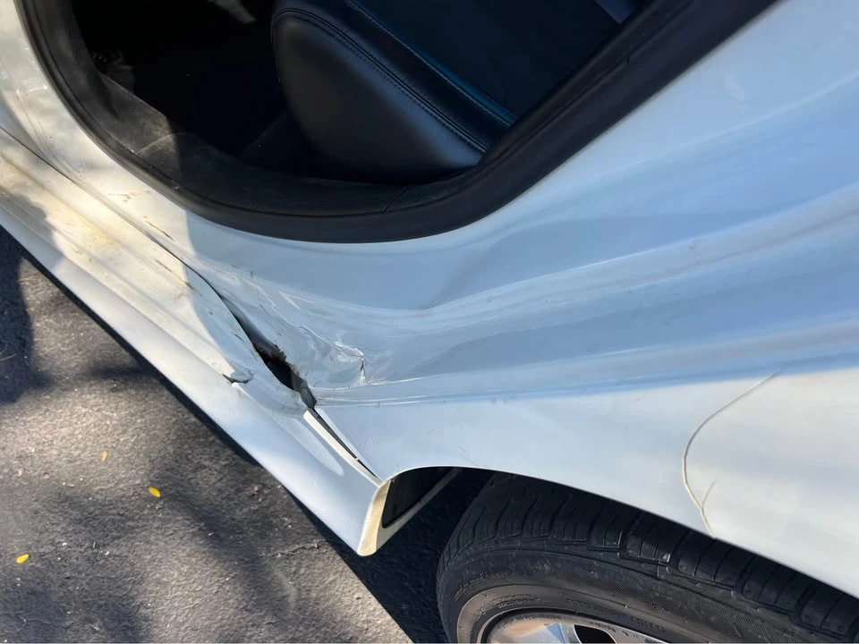 2016 Chrysler 200 - Image 10 of 15