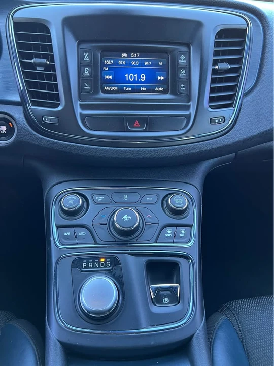 2016 Chrysler 200 - Image 14 of 15