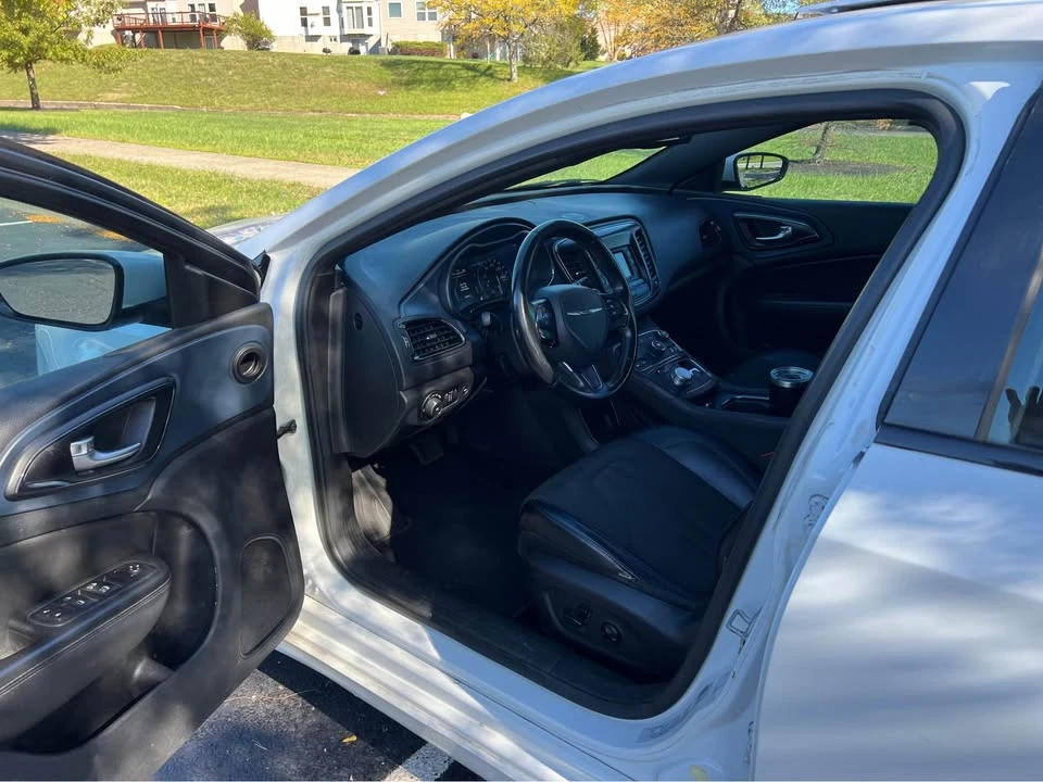 2016 Chrysler 200 - Image 8 of 15