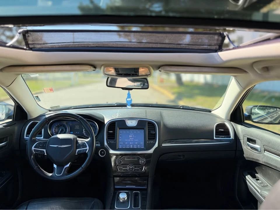 2016 Chrysler 300 (2005-2023) - Image 5 of 18