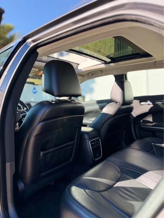 2016 Chrysler 300 (2005-2023) - Image 4 of 18