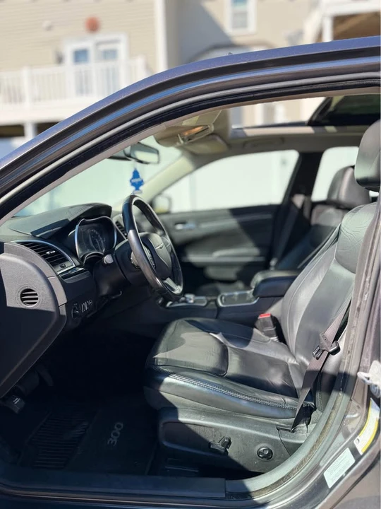 2016 Chrysler 300 (2005-2023) - Image 7 of 18