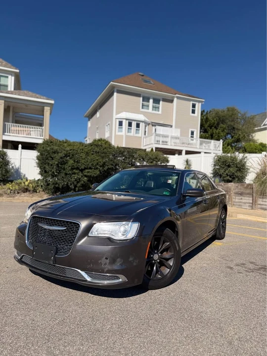 2016 Chrysler 300 (2005-2023) - Image 2 of 18